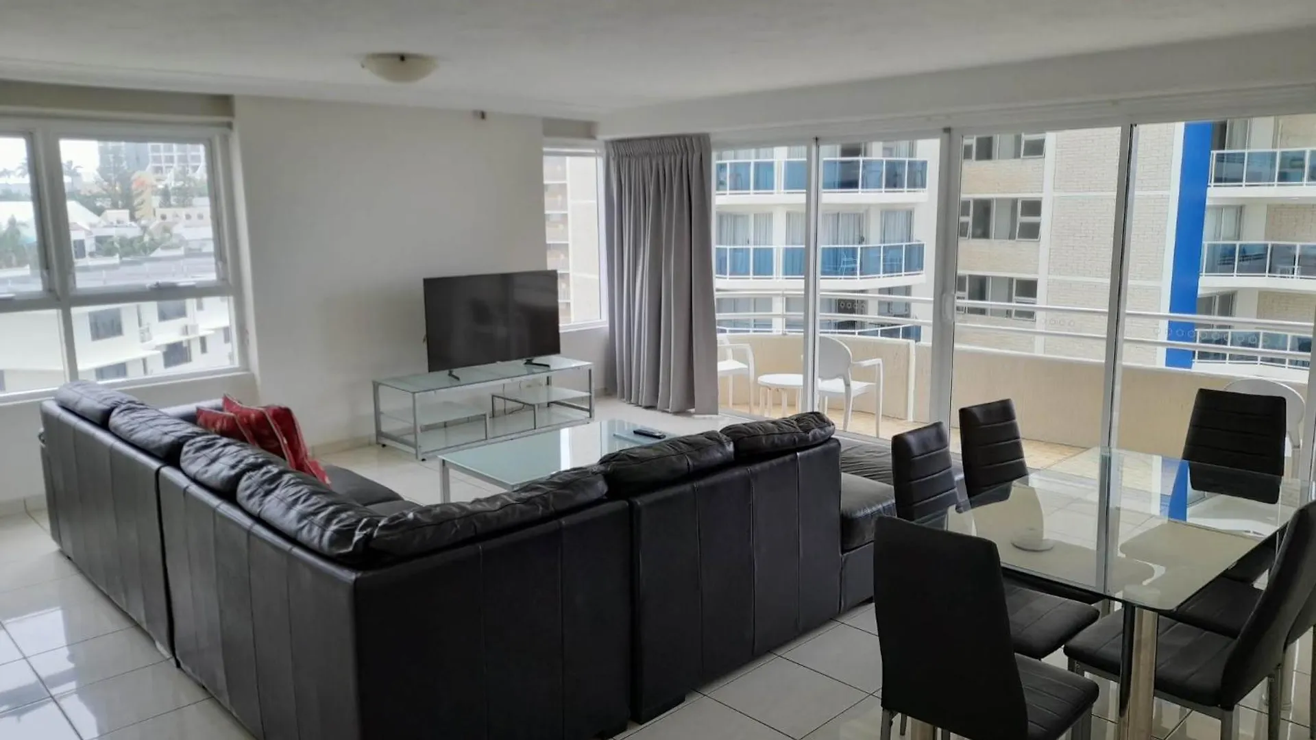 Zenith Ocean Front Apartments Gold Coast - Official Listing