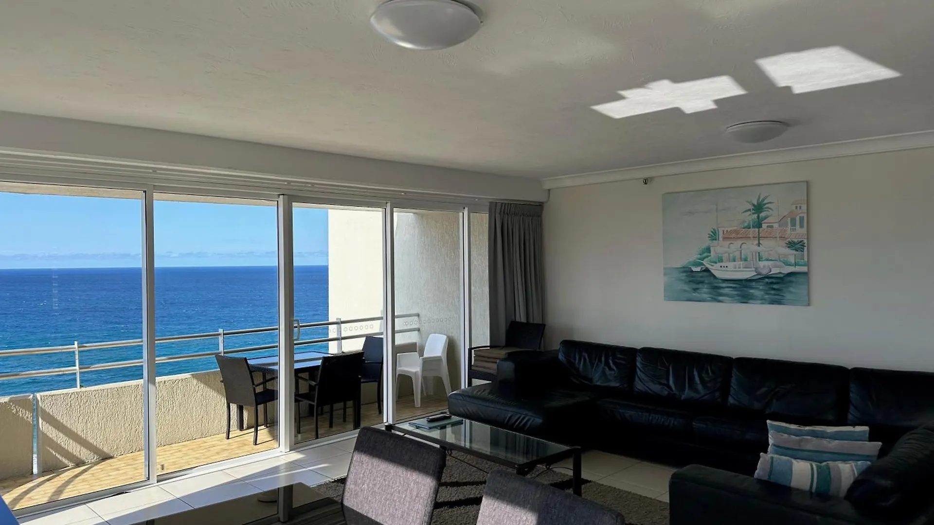 Aparthotel Zenith Ocean Front Apartments Gold Coast - Official Listing